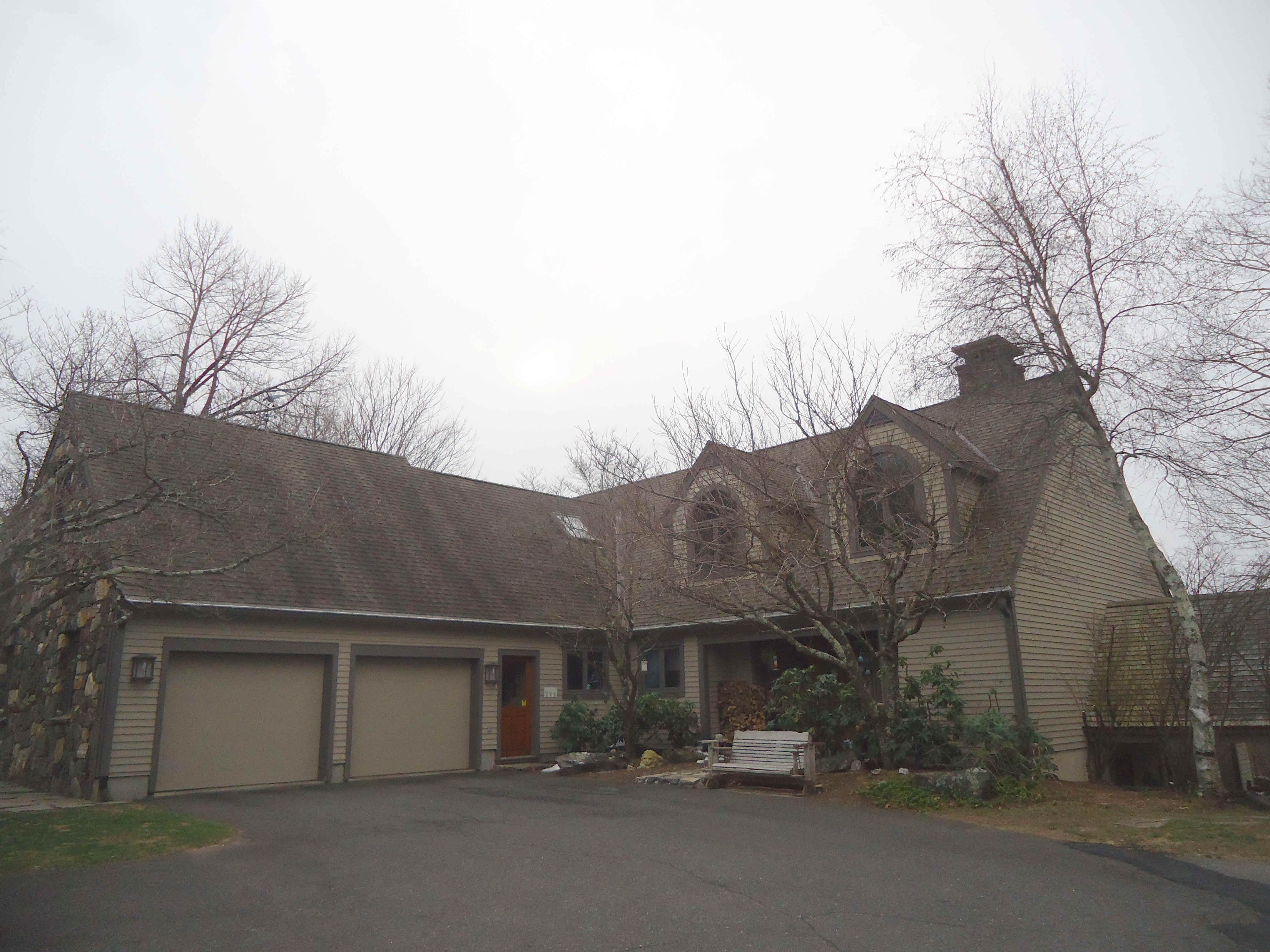 Building photograph for 223 HEMLOCK RD